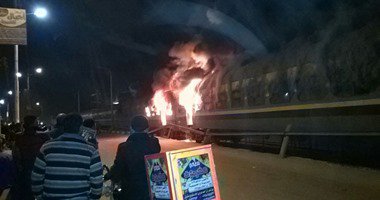 الحماية المدنية تدفع بـ5 سيارات إطفاء للسيطرة على حريق قطار قديم بالشرقية