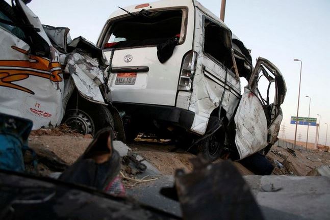 إصابات خطيره لـ7 أشخاص فى تصادم سيارتين بطريق ههيا - الزقازيق