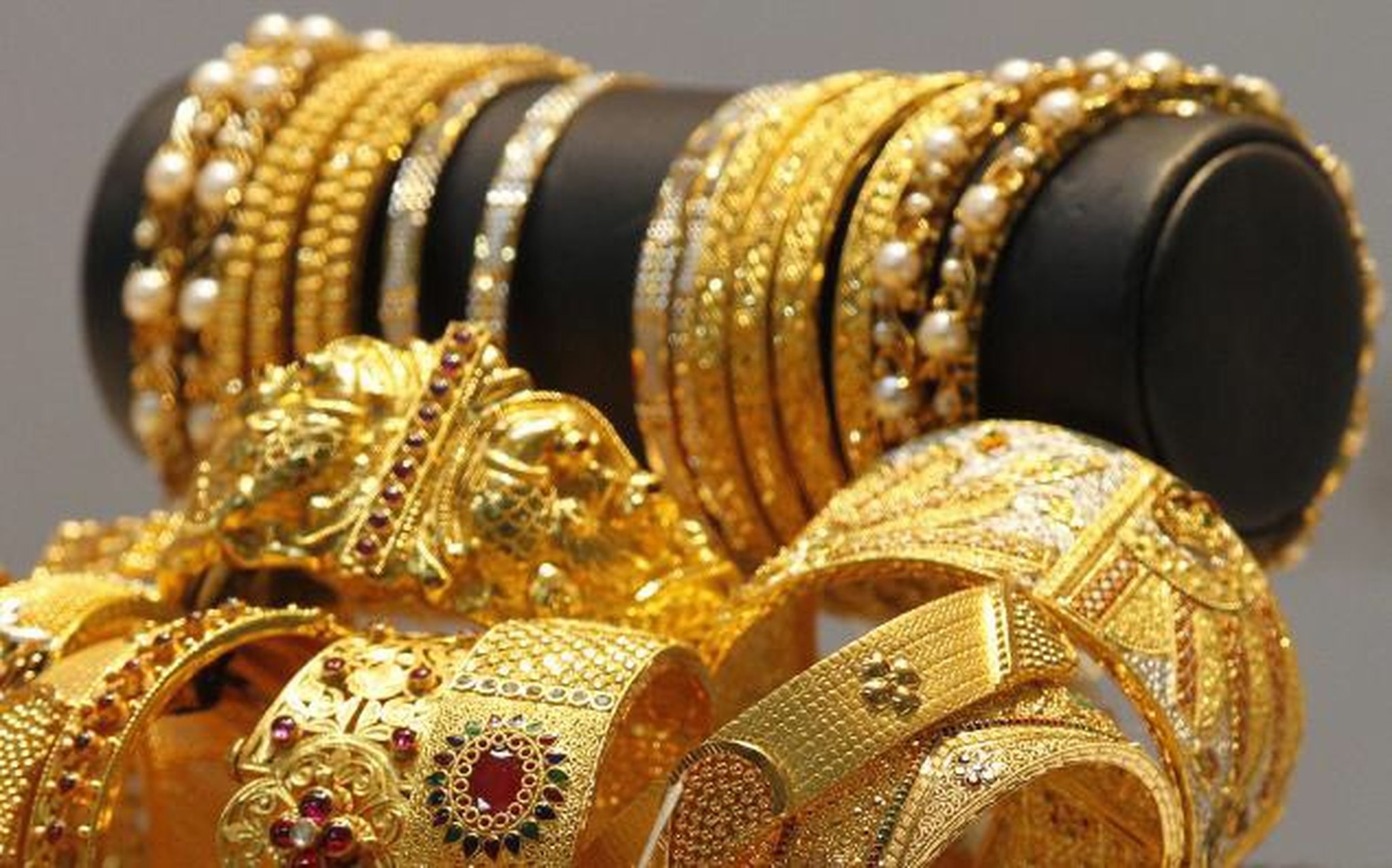 الذهب يتراجع 6 جنيهات تعرف على اسعار الذهب اليوم الجمعة 7-10-2016