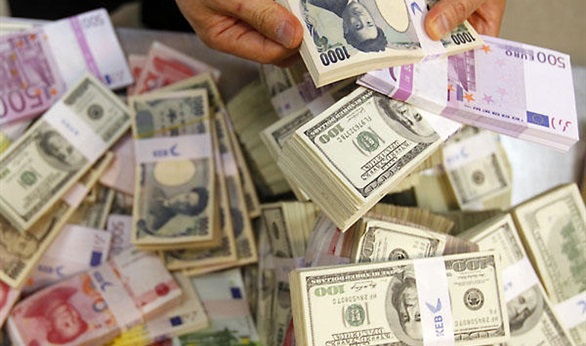 تباين أسعار العملات الأجنبية اليوم أمام الجنيه