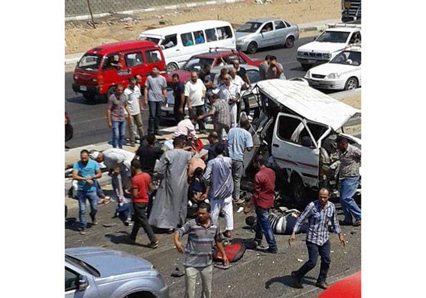 "بالصور" مصرع 6 مواطنين وإصابة 8 في حادث تصادم ''نفق العبور''
