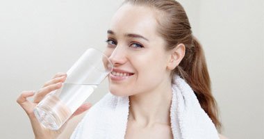 5 عادات بسيطة تساعدك فى إنقاص وزنك بفصل الشتاء.. أبرزها شرب الماء